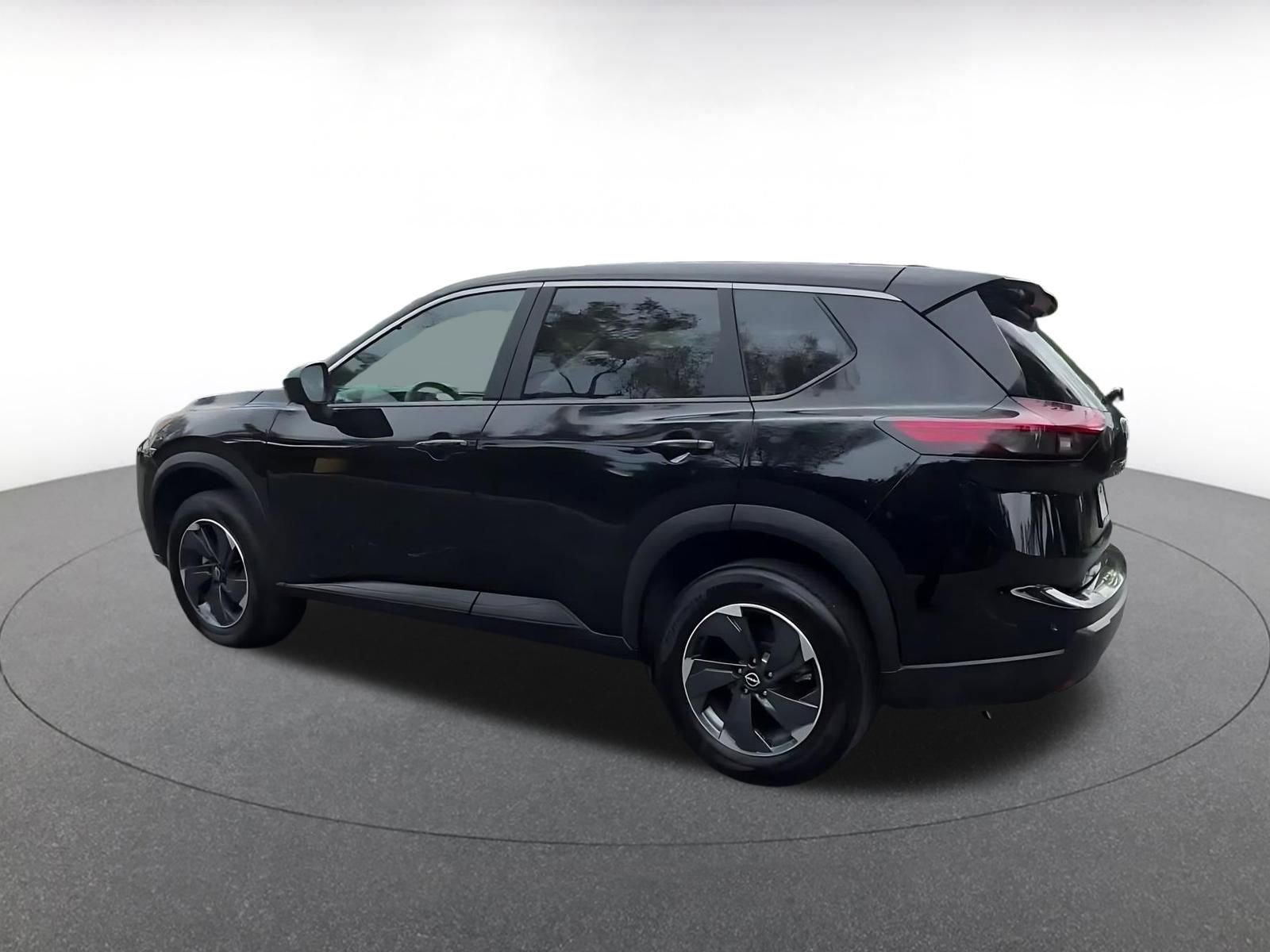 Used 2025 Nissan Rogue SV AWD/4WD image 10