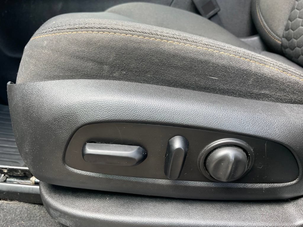 Used 2018 Chevrolet Equinox LT FWD image 11