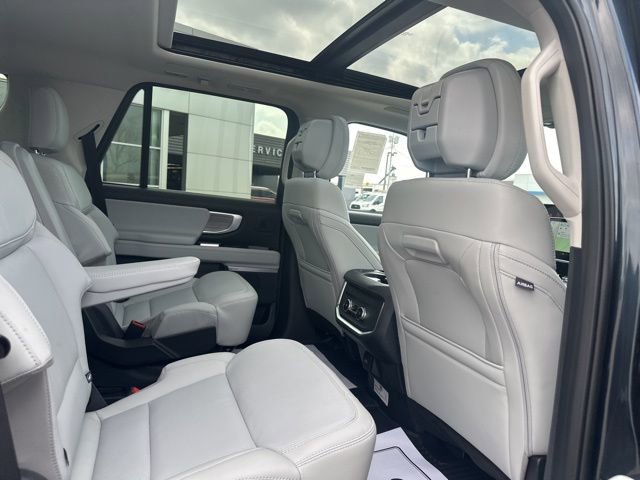 New 2026 Ford Expedition Platinum w/ Driver's Package AWD/4WD image 18