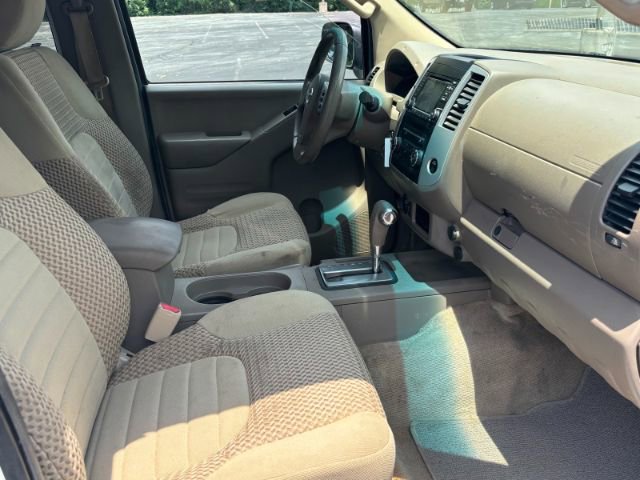 Used 2015 Nissan Frontier SV image 14