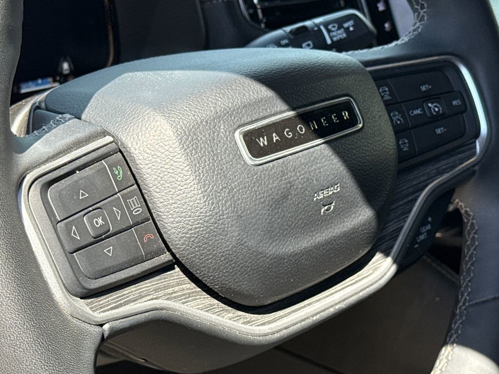 Used 2024 Jeep Wagoneer Series II w/ Flexible Seating Group image 25