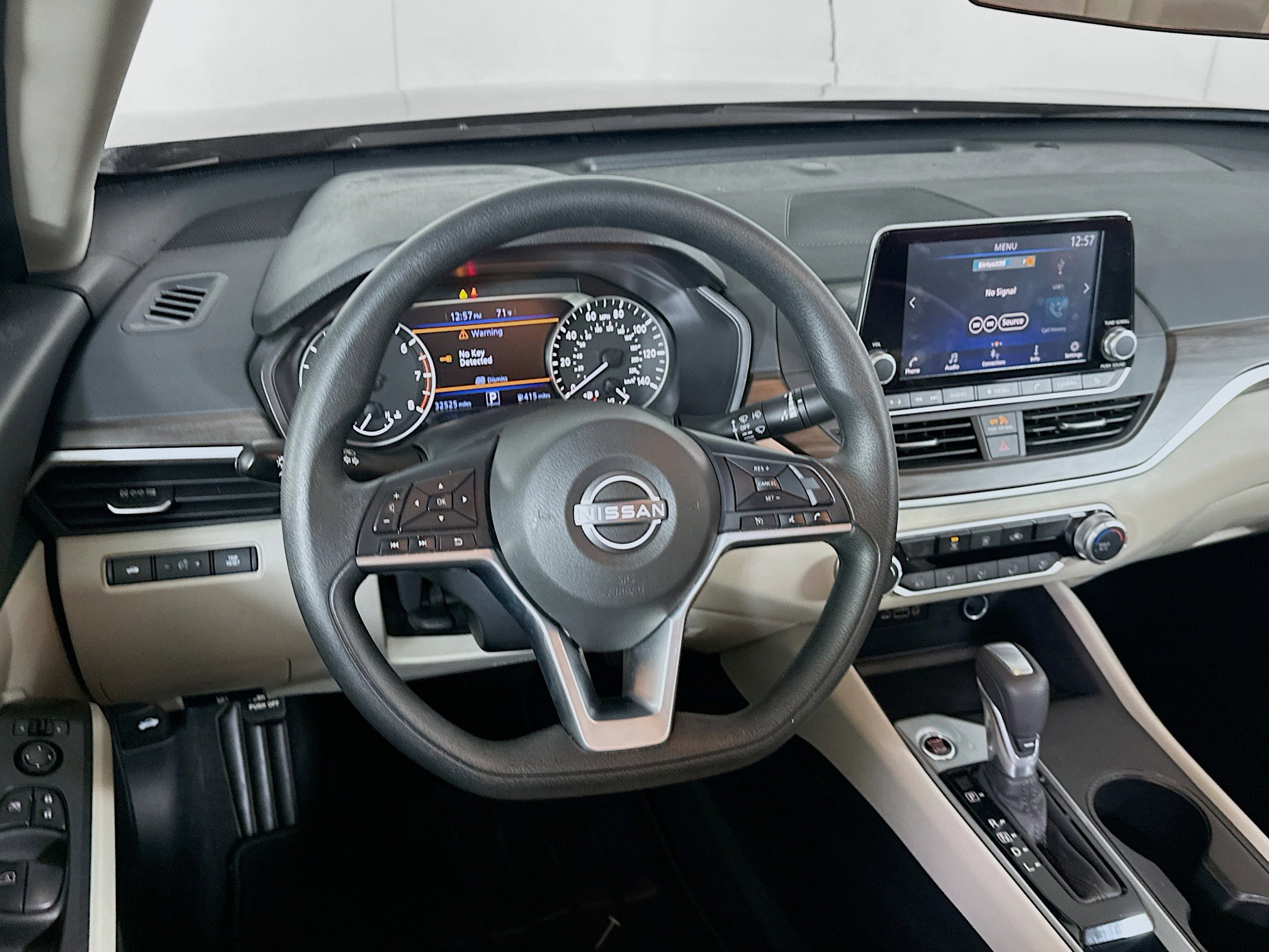 Used 2025 Nissan Altima 2.5 SV image 18