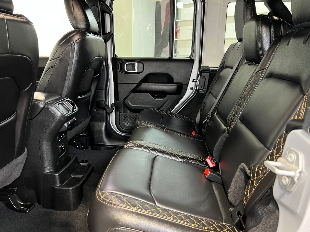 Used 2022 Jeep Wrangler Unlimited Sahara image 23