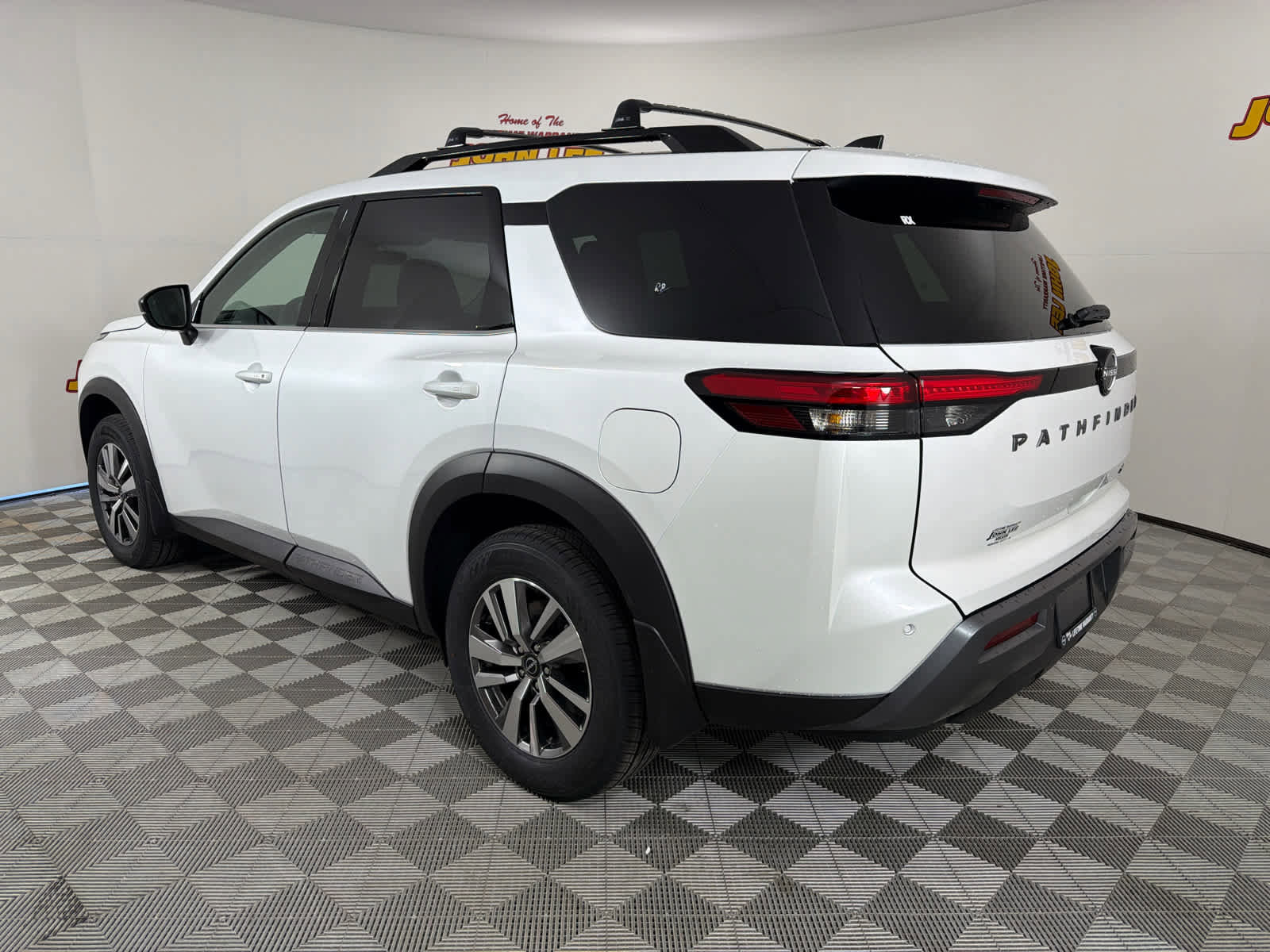 New 2026 Nissan Pathfinder SL image 3