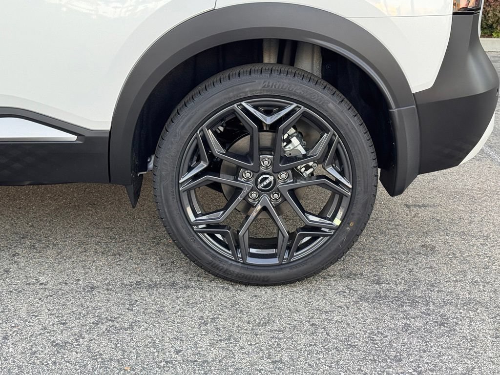 New 2026 Nissan Kicks SR w/ SR Premium Package FWD image 10