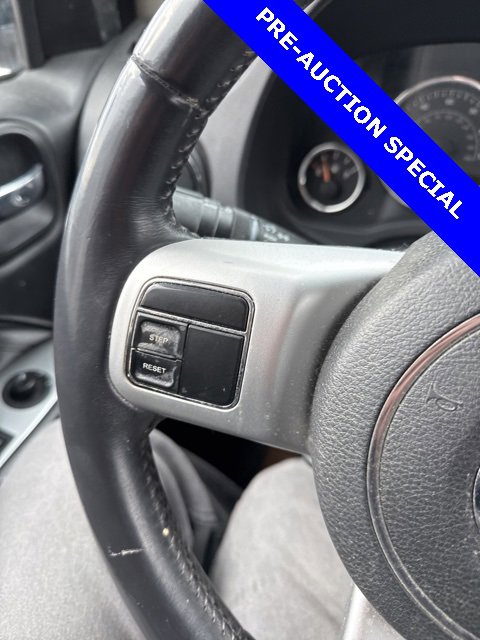 Used 2016 Jeep Compass Latitude image 3