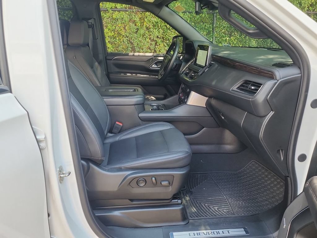Certified 2023 Chevrolet Tahoe Z71 w/ Luxury Package AWD/4WD image 28