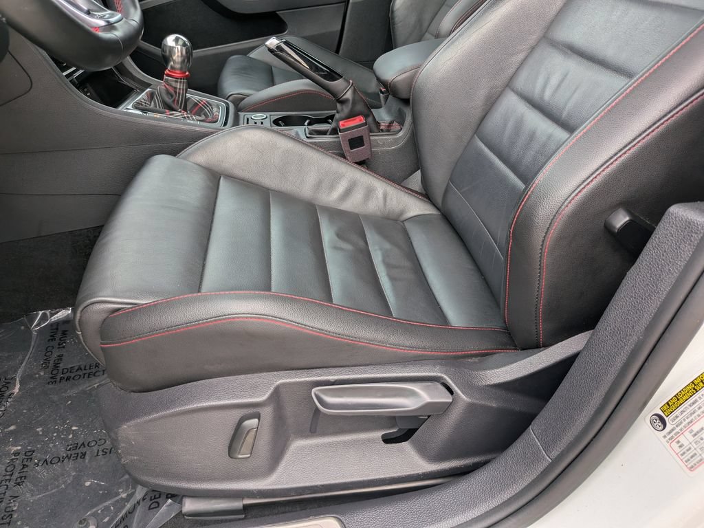 Used 2018 Volkswagen GTI SE w/ SE Leather Package FWD image 17