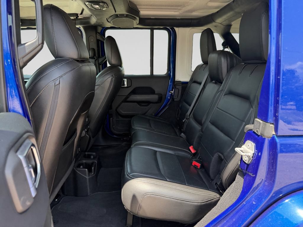 Used 2018 Jeep Wrangler Unlimited Sahara w/ Dual Top Group AWD/4WD image 14