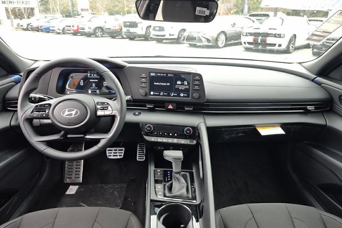 New 2026 Hyundai Elantra SEL Sport Premium FWD image 22