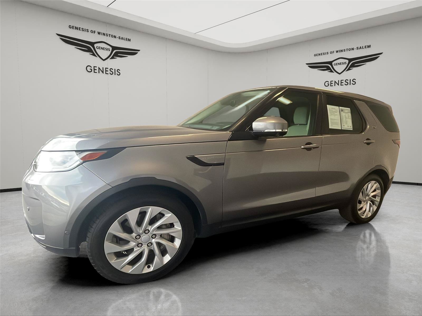 Used 2022 Land Rover Discovery S