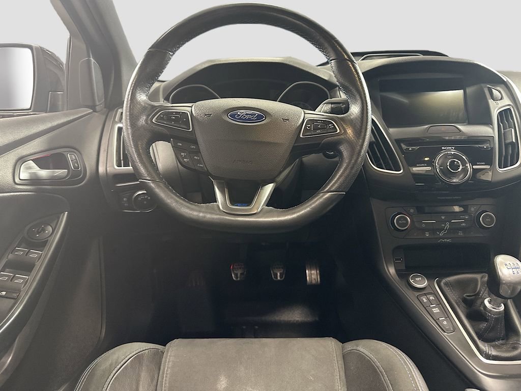 Used 2016 Ford Focus RS image 25