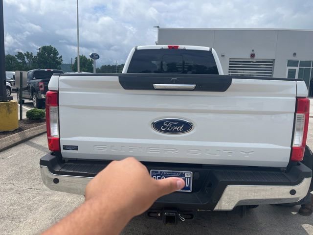 Used 2017 Ford F350 Lariat w/ Lariat Value Package AWD/4WD image 8
