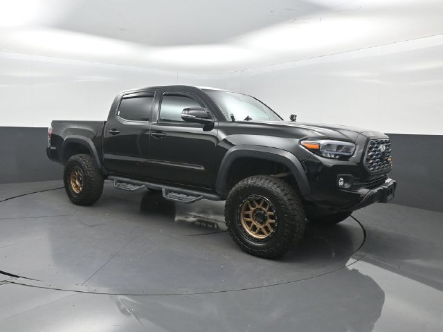 Used 2023 Toyota Tacoma TRD Off-Road AWD/4WD image 33
