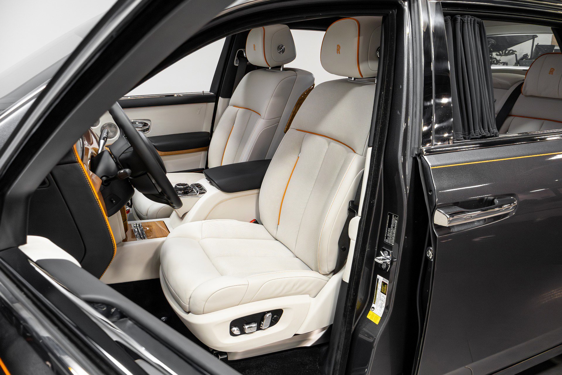Used 2019 Rolls-Royce Phantom Sedan image 8