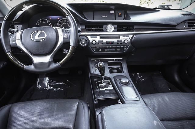 Used 2014 Lexus ES 350 w/ Premium Package FWD image 19