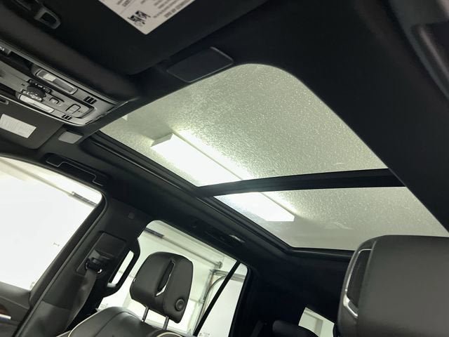 Certified 2023 Cadillac Escalade Premium Luxury AWD/4WD image 19