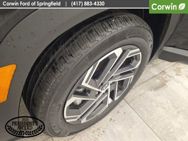 Used 2025 Hyundai Tucson Limited image 40