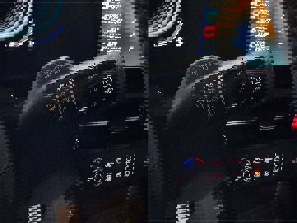 Used 2025 Kia Niro SX Touring image 23