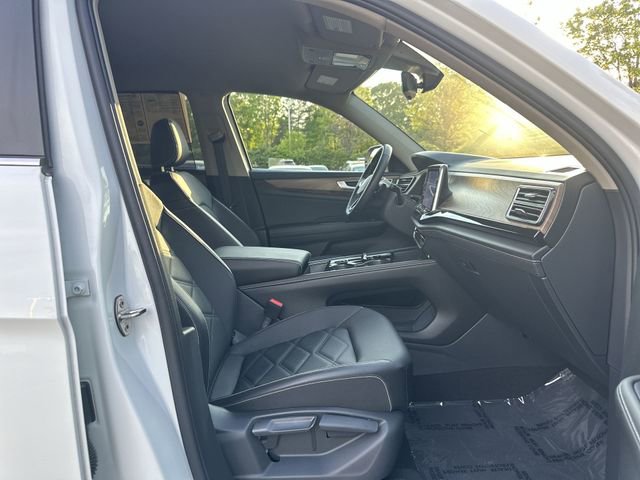 Used 2025 Volkswagen Atlas SE w/ Black Wheel Package image 28