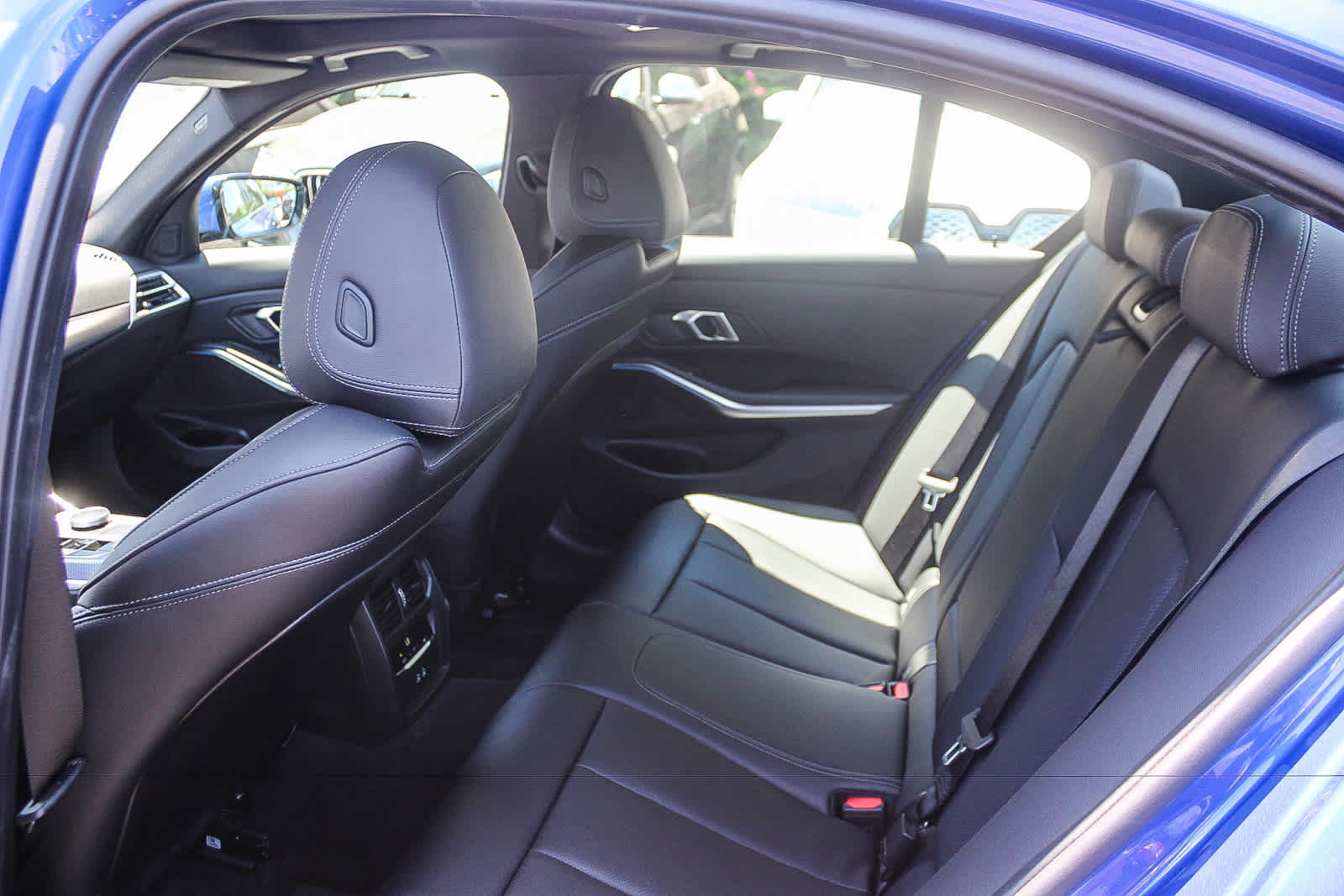 Used 2026 BMW 330i Sedan w/ M Sport Package RWD image 16