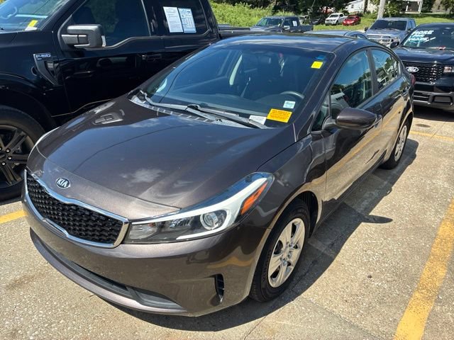 Used 2017 Kia Forte LX FWD image 3