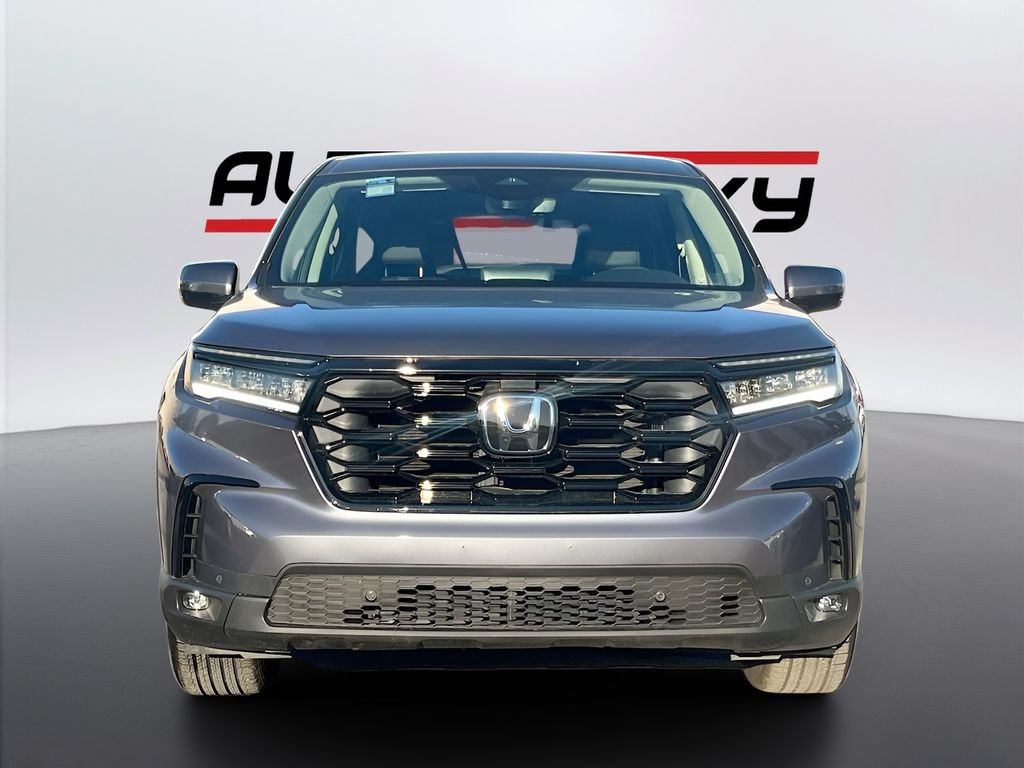 Used 2025 Honda Pilot EX-L image 2