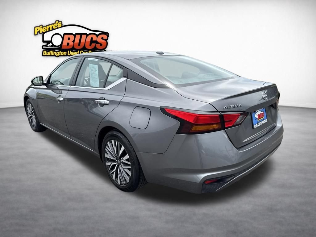 Used 2024 Nissan Altima 2.5 SV FWD image 3