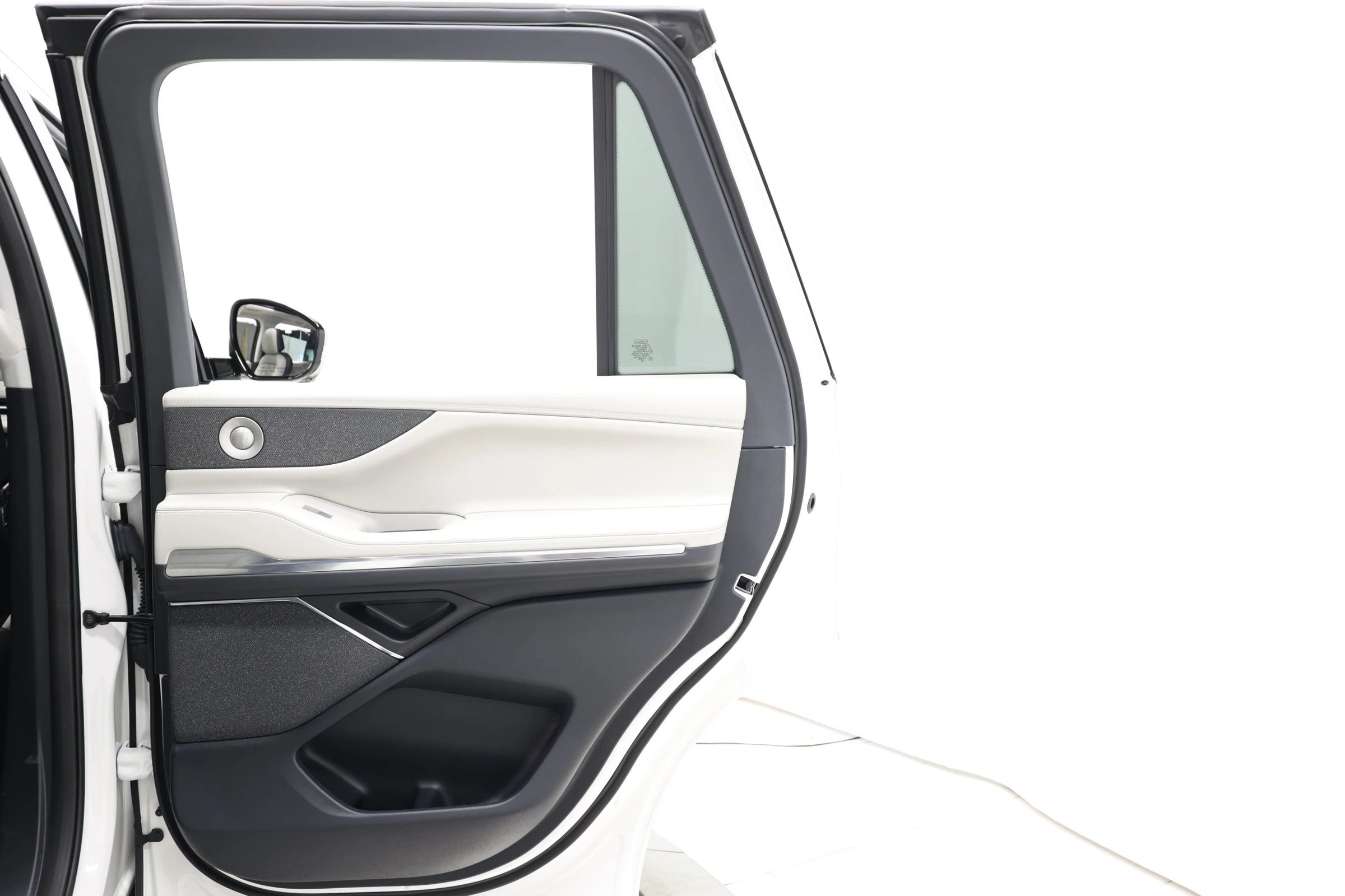 Used 2025 Lincoln Navigator Reserve AWD/4WD image 88