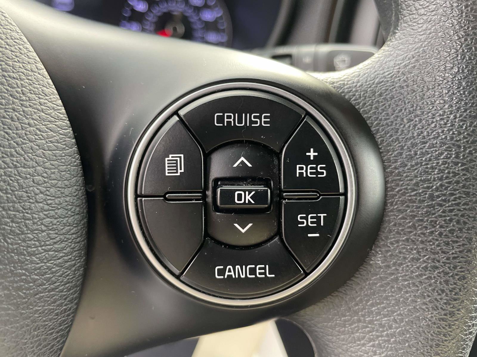 Used 2022 Kia Soul LX image 8