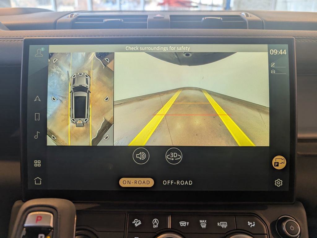 New 2026 Land Rover Defender 130 X-Dynamic SE image 21