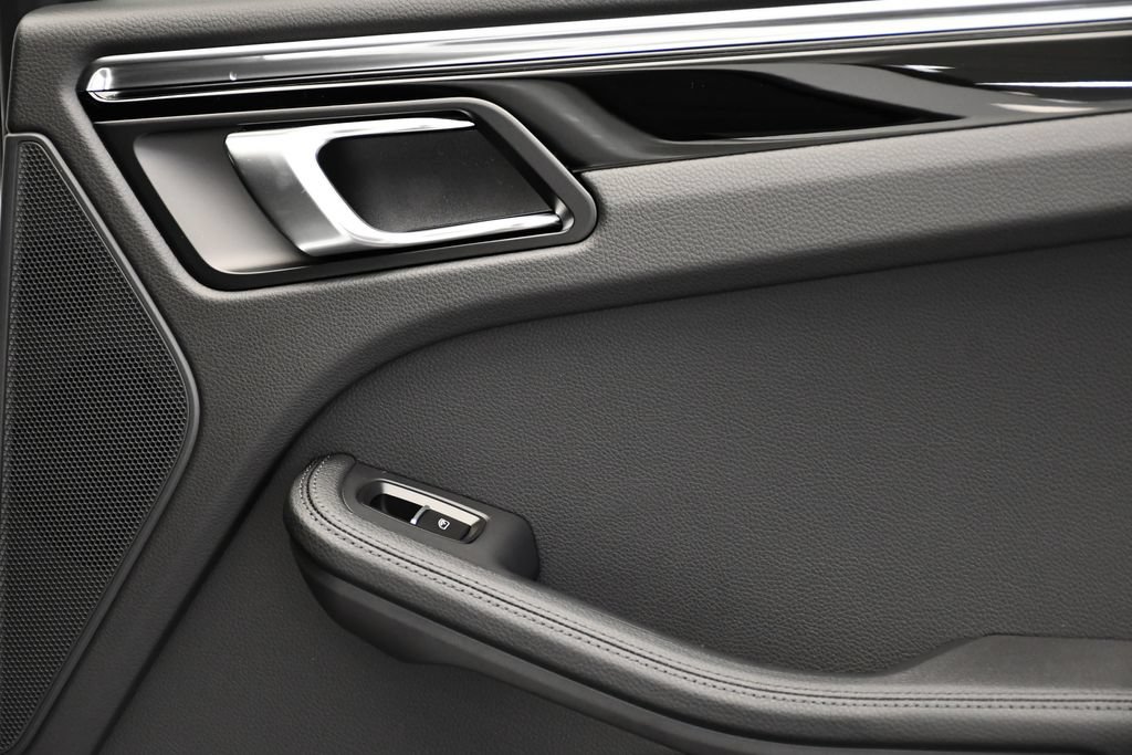 Certified 2026 Porsche Macan AWD/4WD image 53