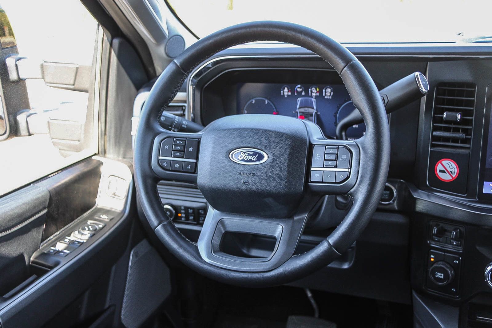 Used 2025 Ford F250 Lariat AWD/4WD image 15