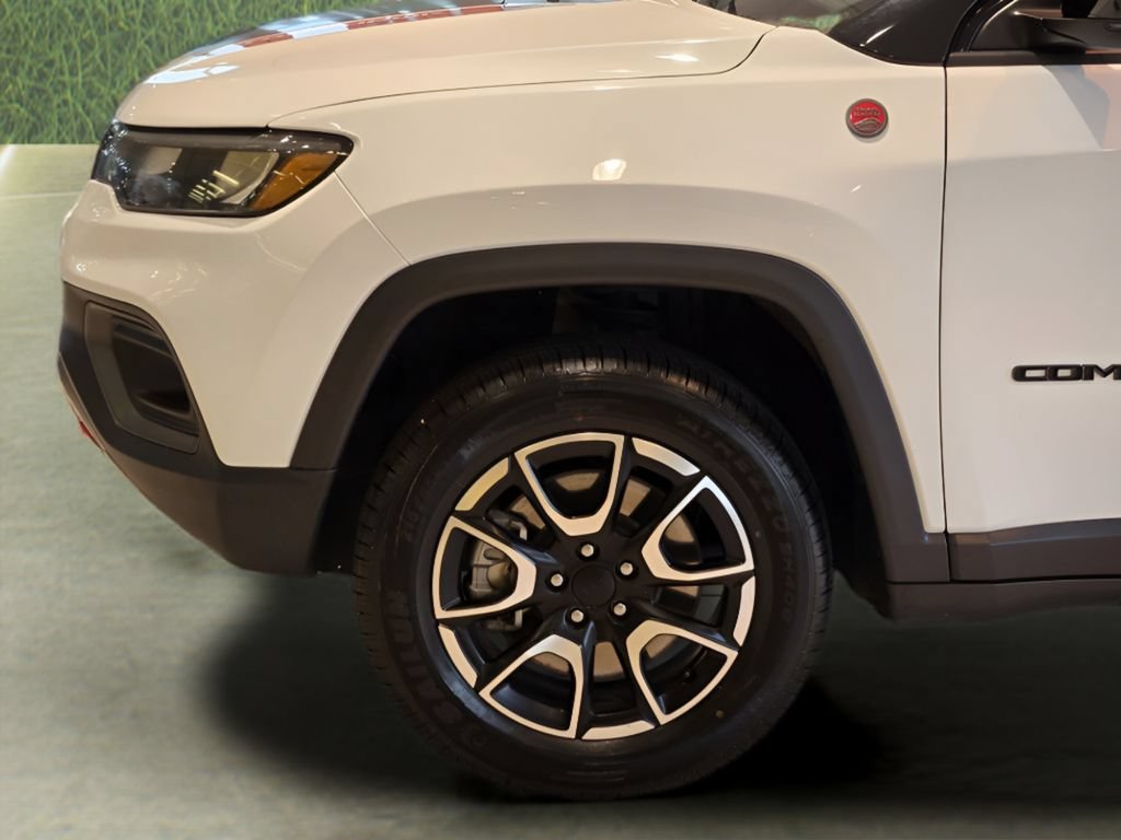 Used 2024 Jeep Compass Trailhawk AWD/4WD image 9