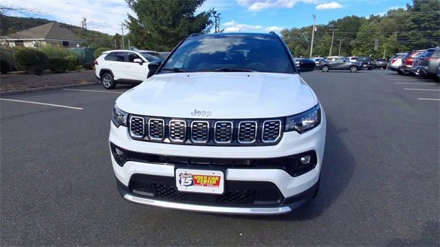Used 2024 Jeep Compass Limited image 3