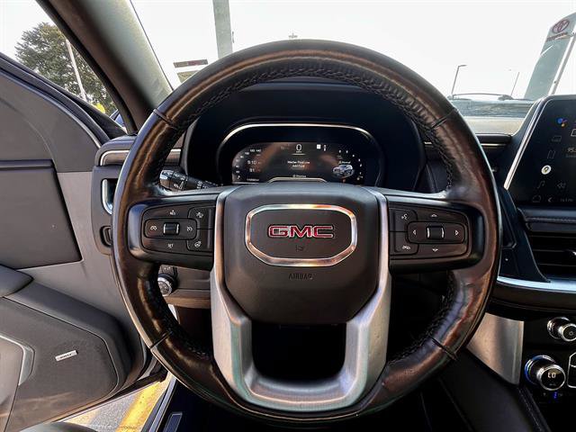 Used 2022 GMC Yukon XL SLT w/ SLT Luxury Package RWD image 16