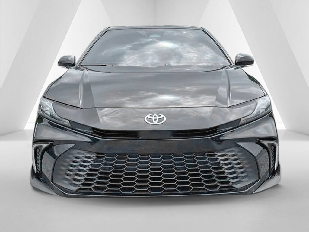 Used 2025 Toyota Camry SE FWD image 2