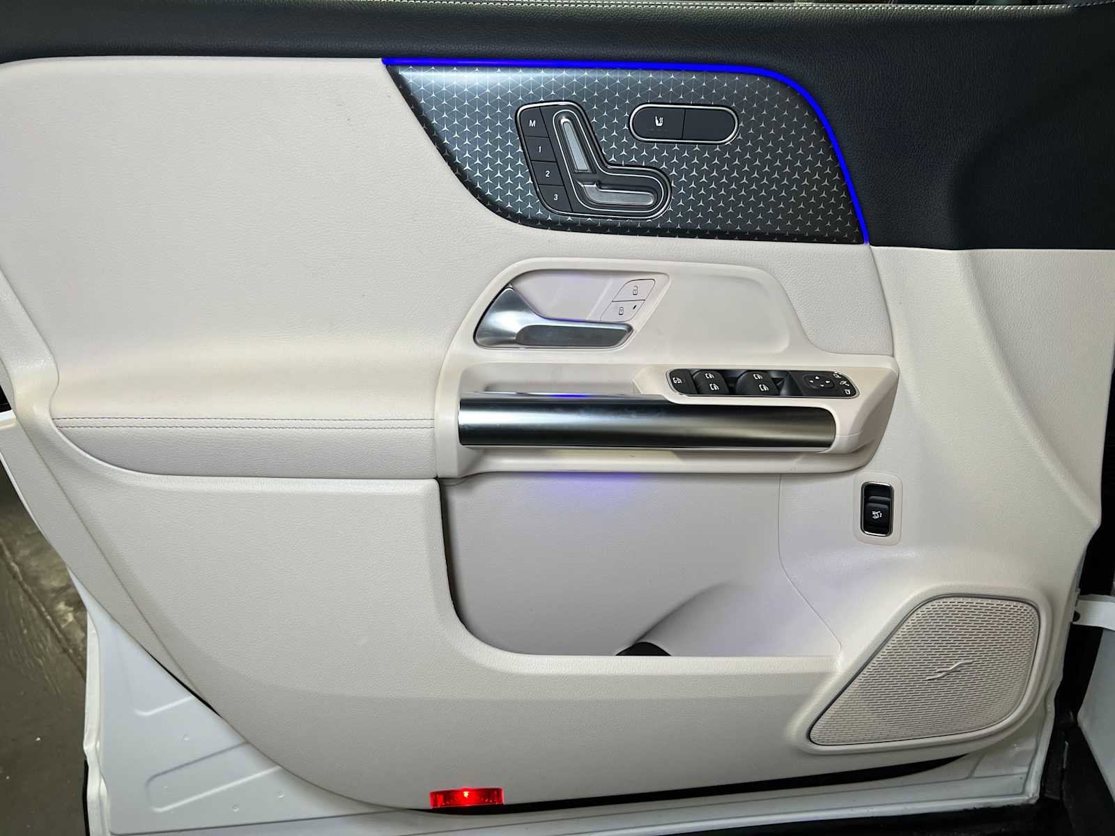 Used 2025 Mercedes-Benz GLA 250 4MATIC image 21