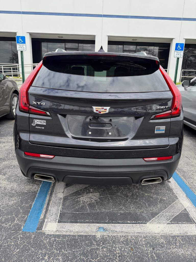 Used 2022 Cadillac XT4 Luxury w/ Cold Weather Package image 6