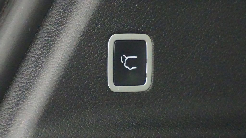 Certified 2020 Chrysler Pacifica Touring-L w/ Advanced Safetytec Group image 19