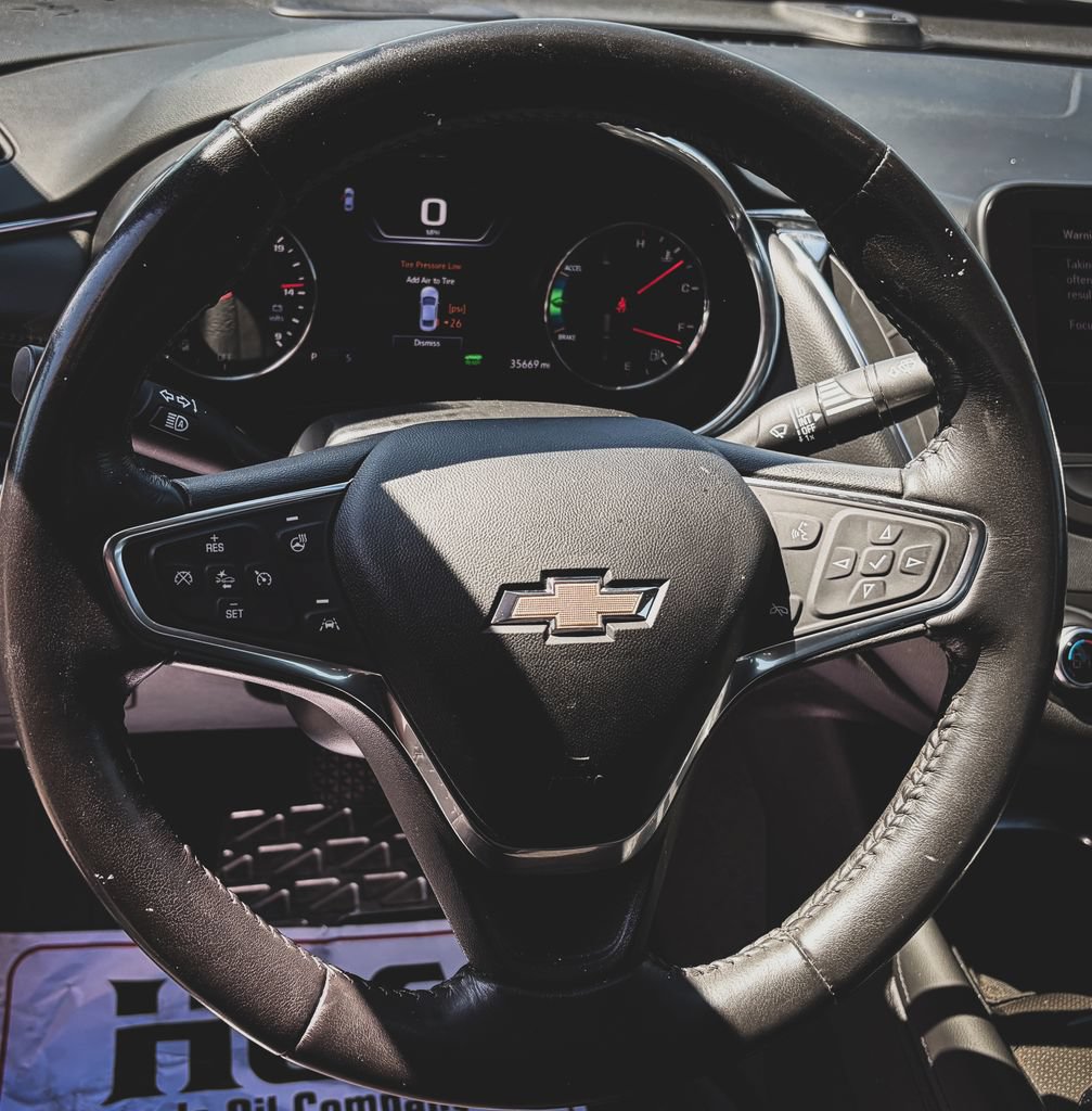 Used 2019 Chevrolet Malibu Hybrid w/ Leather Package FWD image 7