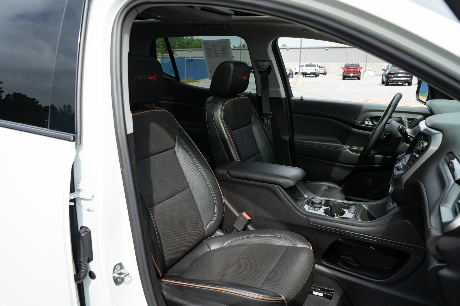 Used 2022 GMC Acadia AT4 w/ Preferred Package AWD/4WD image 24