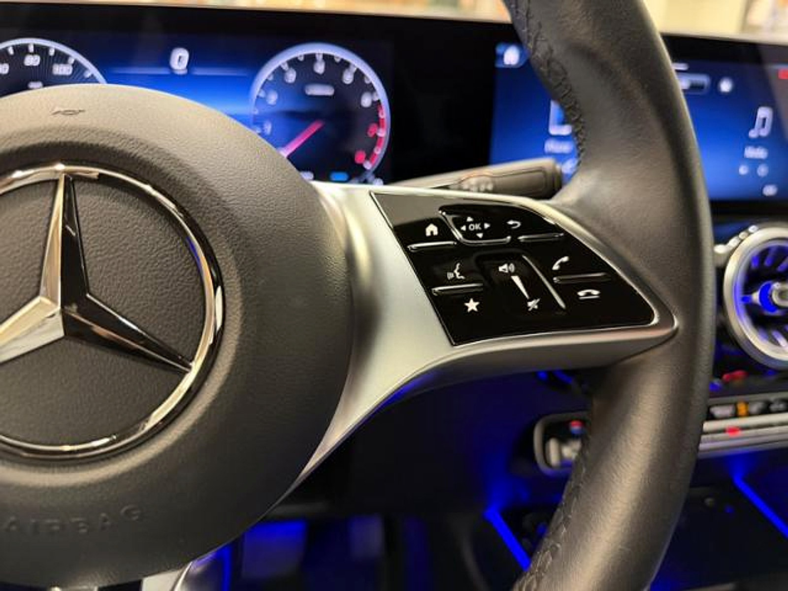 Used 2025 Mercedes-Benz GLA 250 image 19