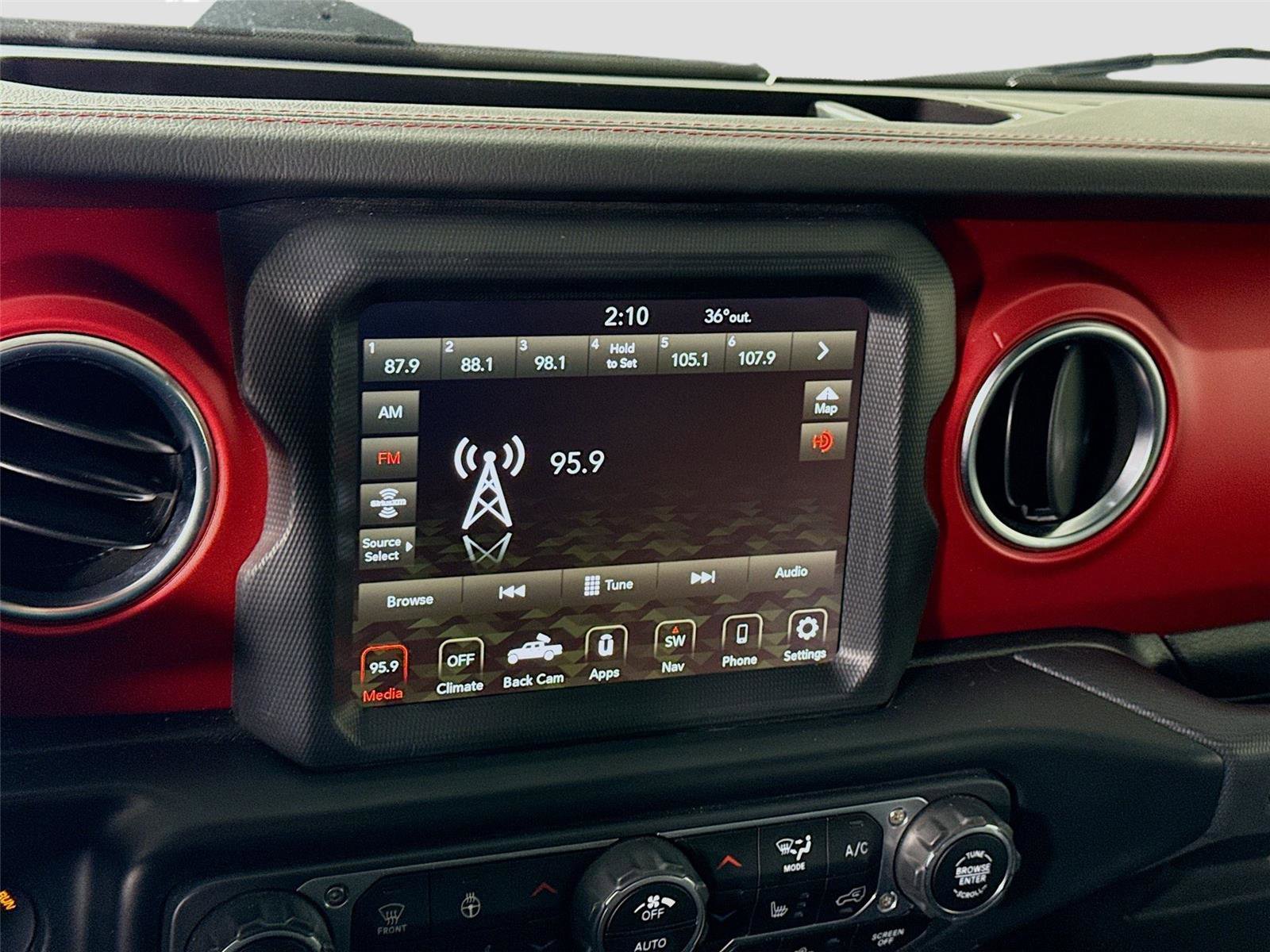 Used 2021 Jeep Gladiator Rubicon image 9