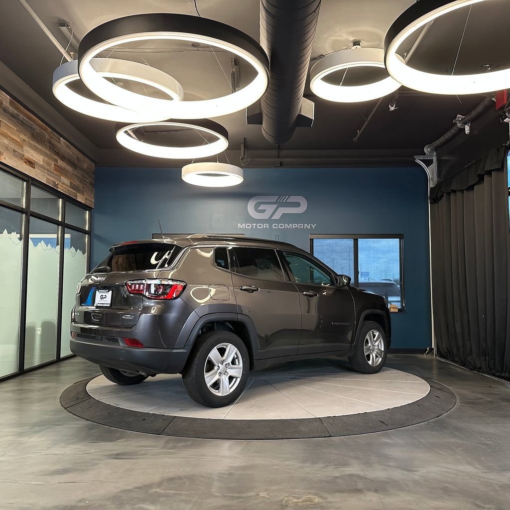 Used 2022 Jeep Compass Latitude AWD/4WD image 3