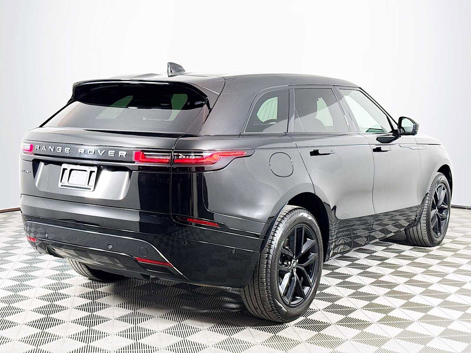 Used 2026 Land Rover Range Rover Velar Dynamic SE image 5
