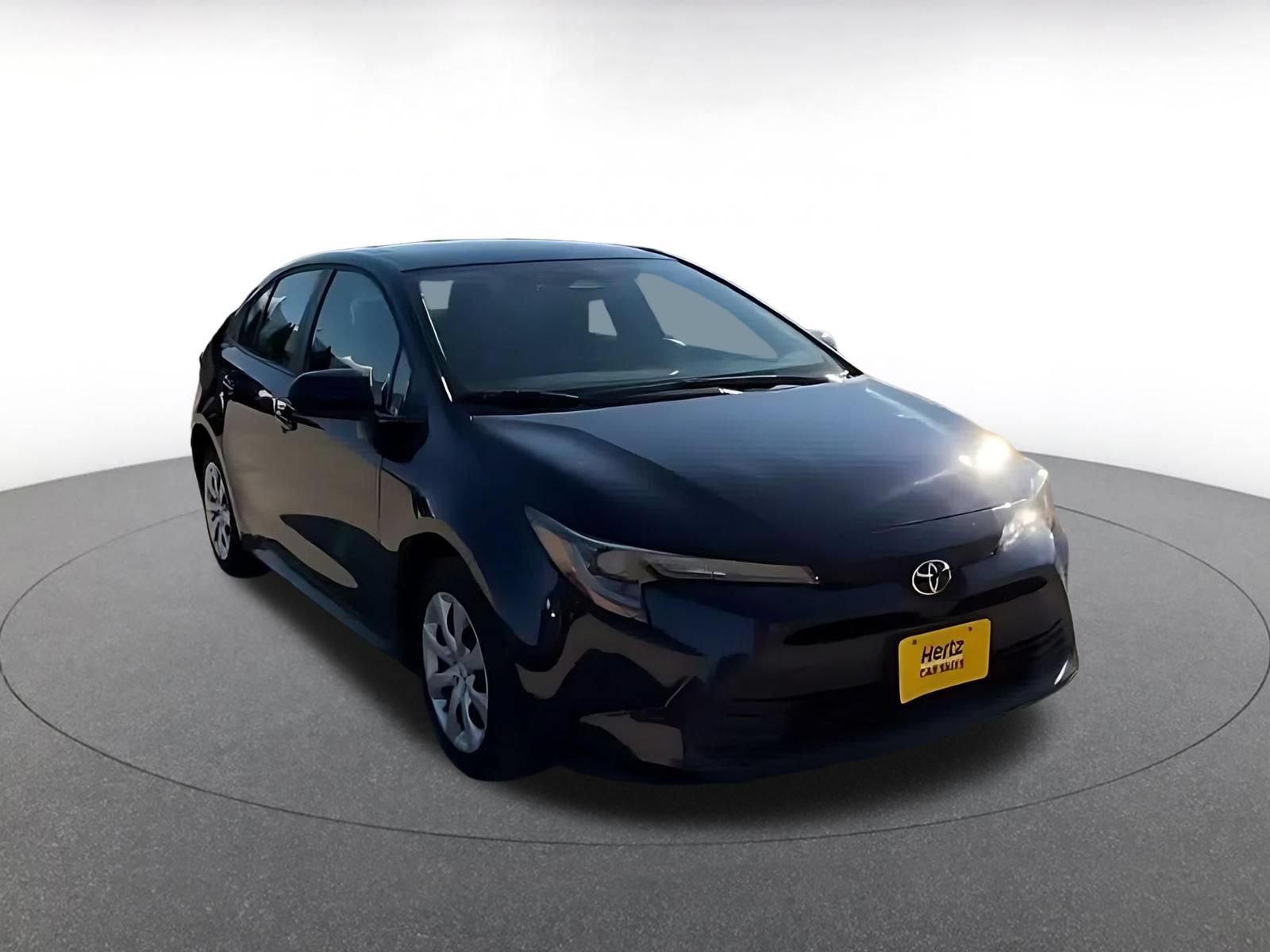 Used 2025 Toyota Corolla LE FWD image 3