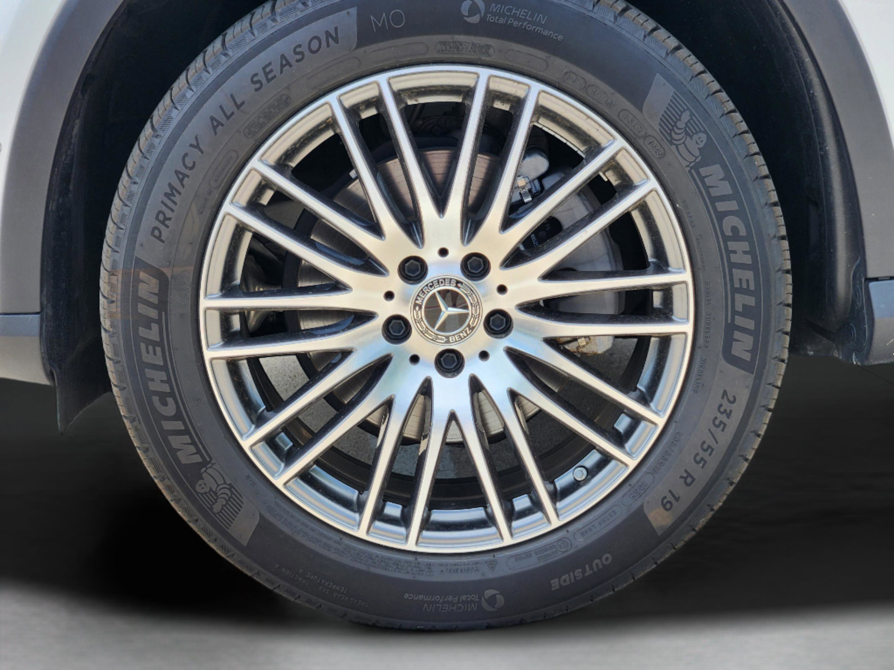 Certified 2025 Mercedes-Benz GLC 300 4MATIC image 27