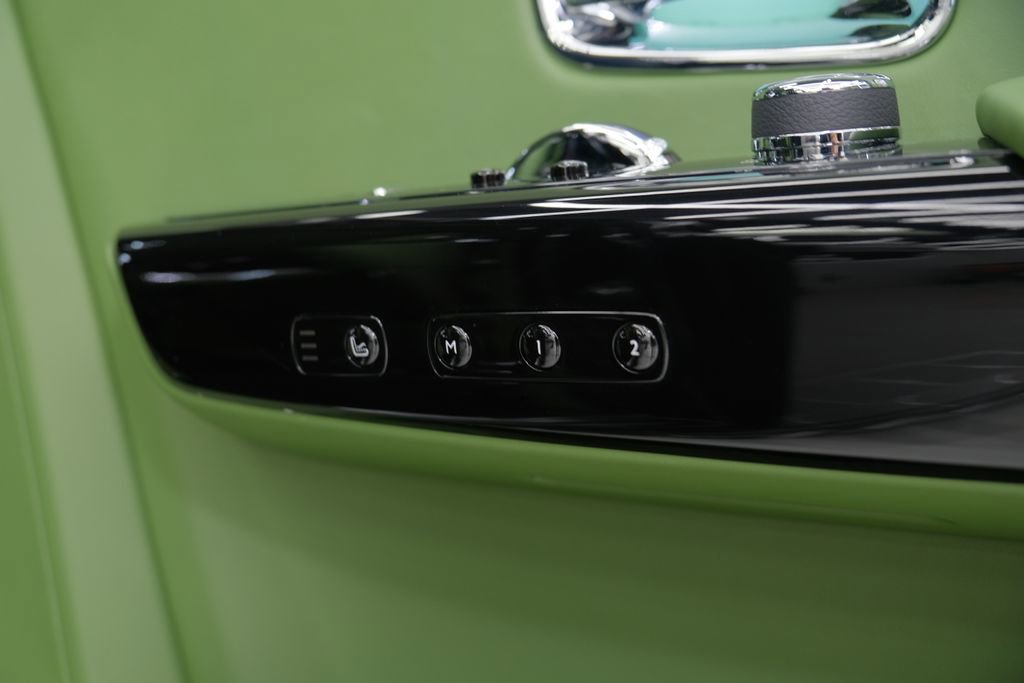 Used 2023 Rolls-Royce Phantom Sedan w/ The Phantom Package RWD image 46