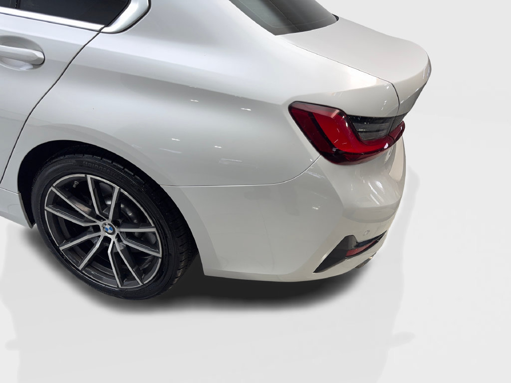 Used 2022 BMW 330i Sedan w/ Driving Assistance Package RWD image 21